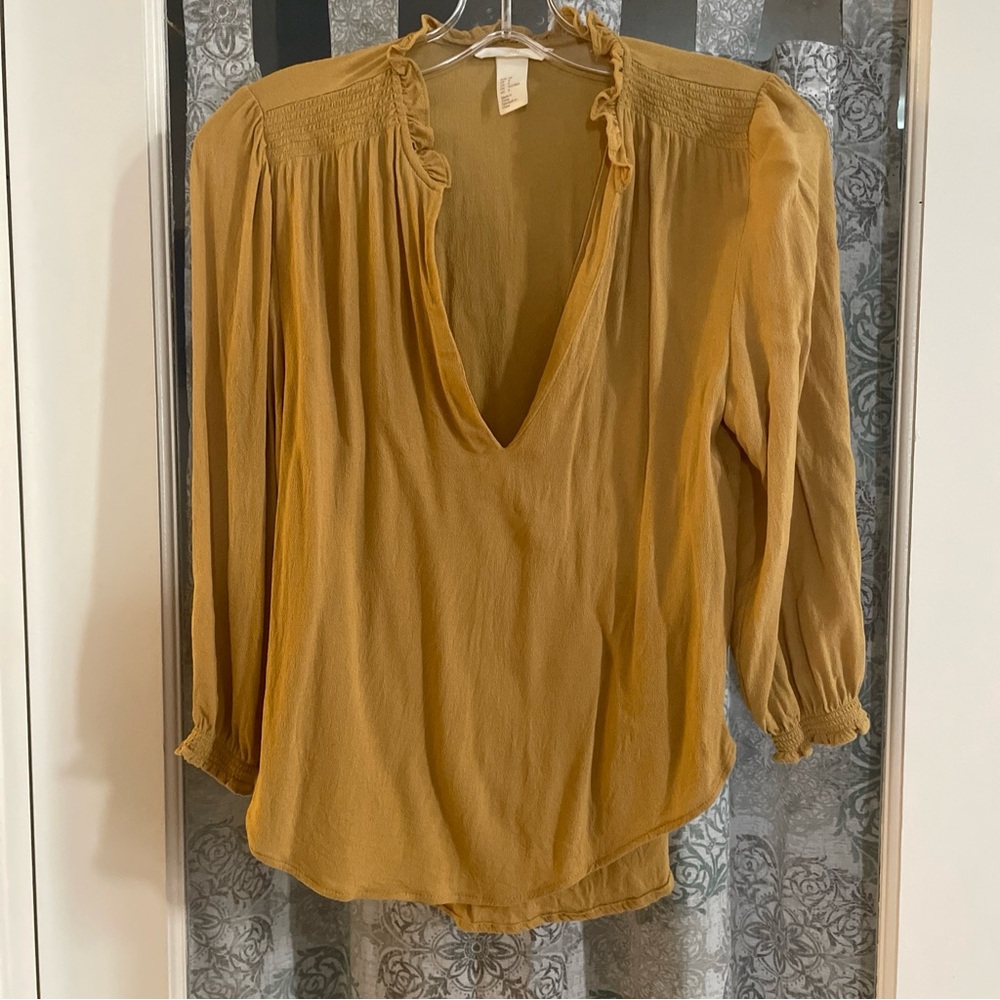H&M Yellow/Gold Peasant Type Top Size 8